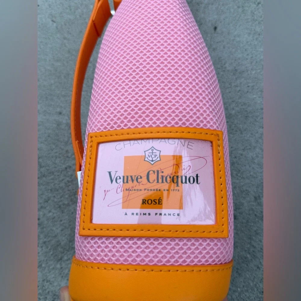 Veuve Clicquot Pink Rose Champagne Insulated Tote Bag Ice Jacket Bottle Cover - Picture 2 of 6